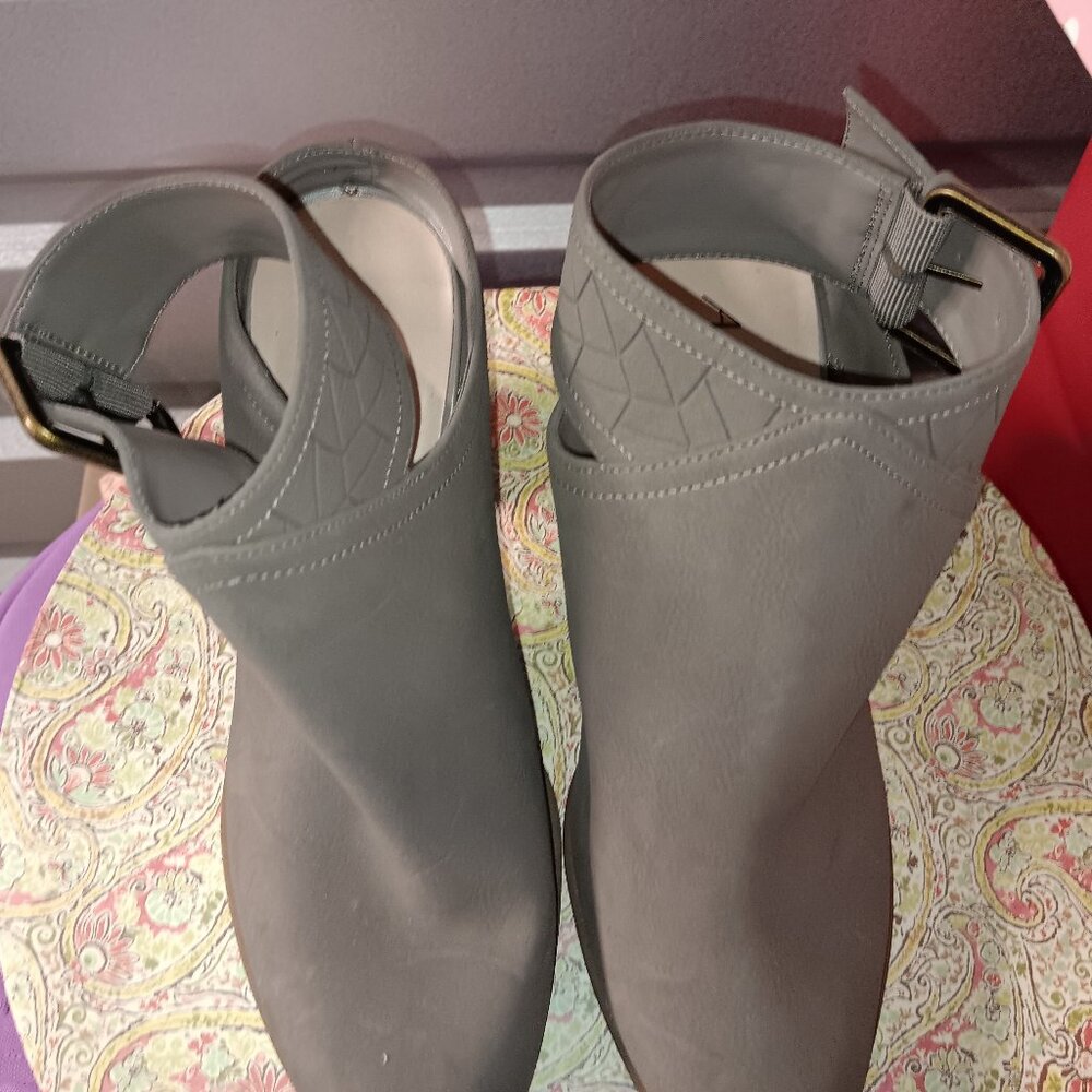 American Eagle Sling Back Booties size 11